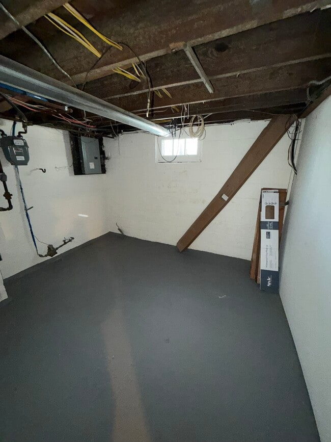 Building Photo - 1767 Hamilton Ave