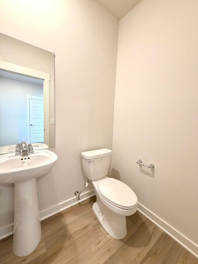 Building Photo - 1333 Gentry Dr