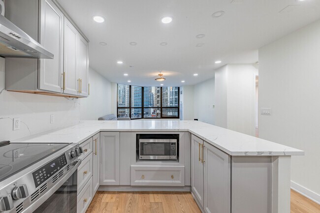 Building Photo - 405 N Wabash Ave