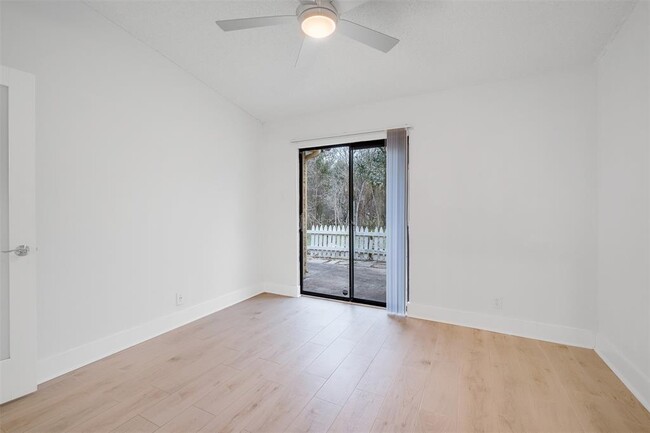 Building Photo - 1601 Faro Dr