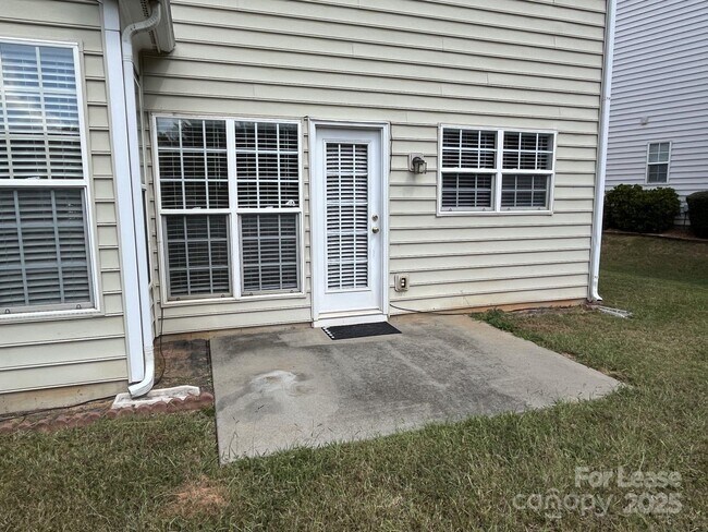 Building Photo - 11211 Maplehurst Dr