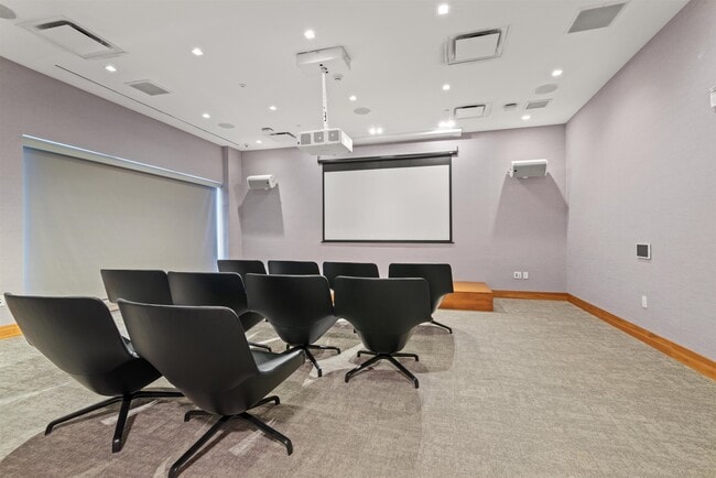 Building Photo - 75 Park Ln S