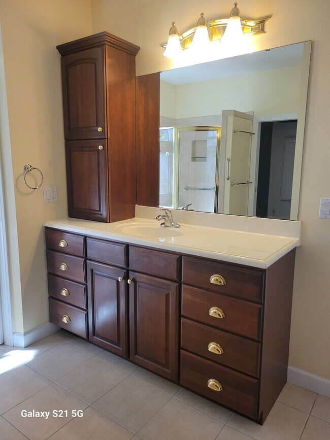 Building Photo - 148 Lakewood Dr