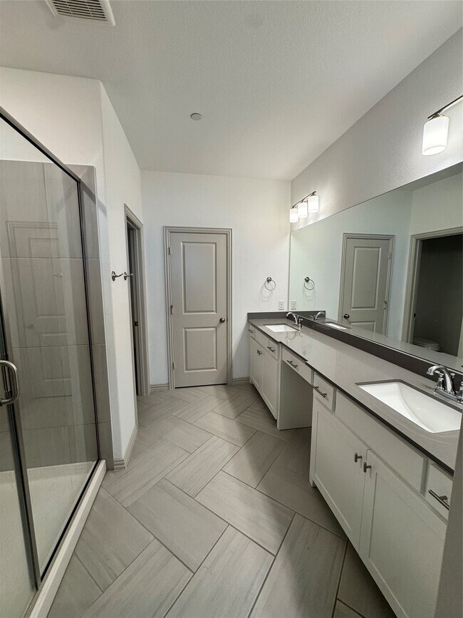 Building Photo - 4365 Union St