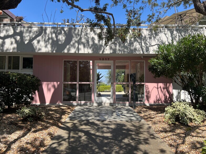 Building Photo - 1317 Lucile Ave