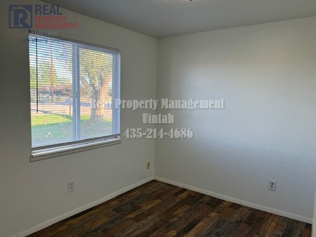 Building Photo - Delight Duplex