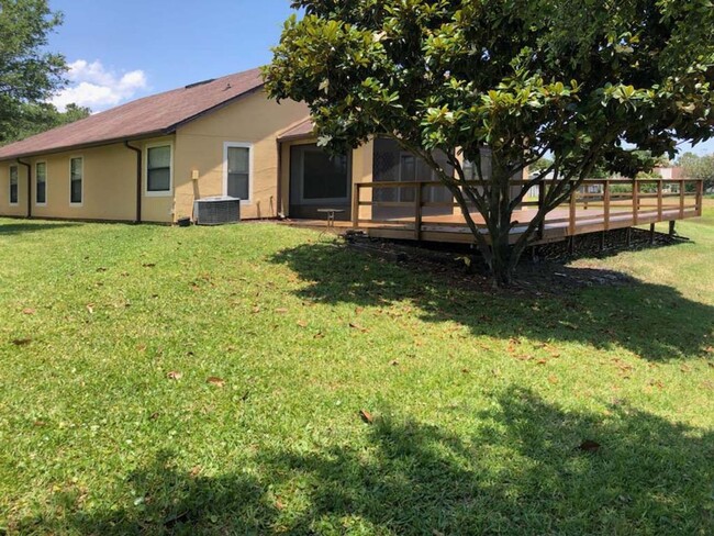 Building Photo - 4 Bedroom/ 2 Bath Home With Lake View   *A...