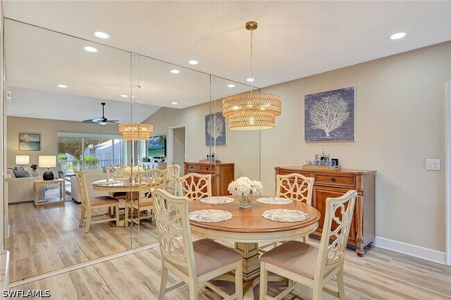 Building Photo - 776 Willowbrook Dr