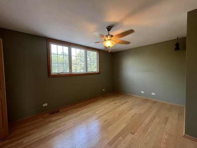 Building Photo - 8641 N Shermer Rd