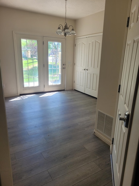 Building Photo - 5555 Geronimo Way