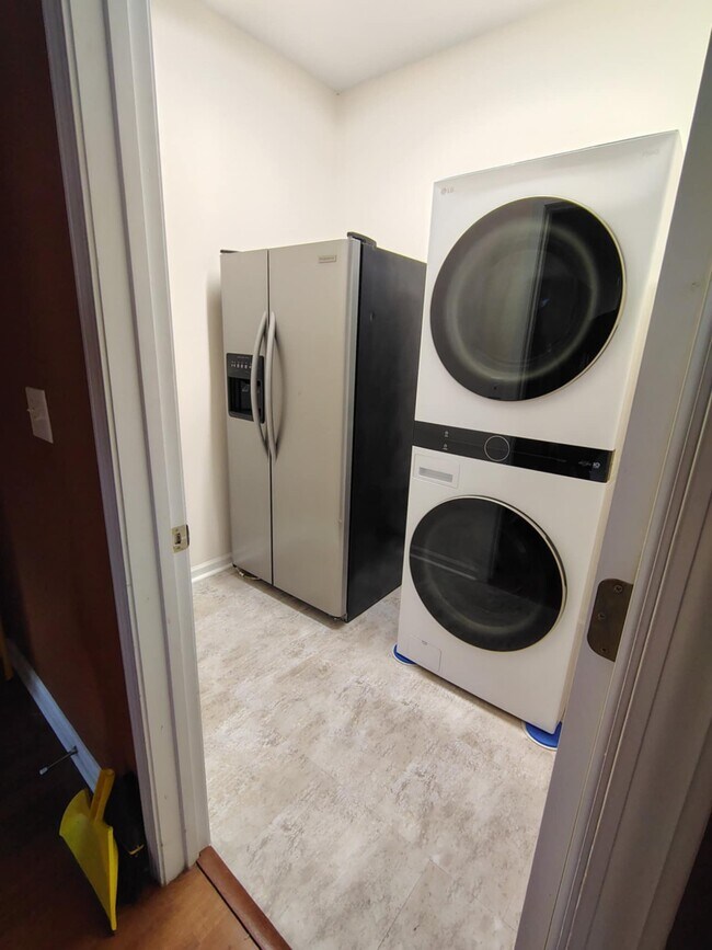 Building Photo - 103 Plamondon Dr
