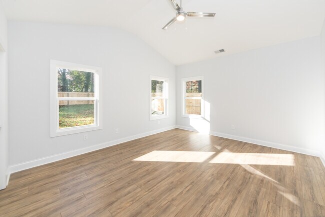 Building Photo - 805 Rodey Ave