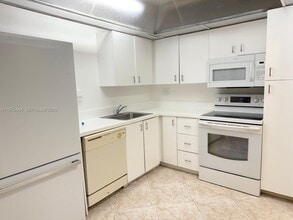 Building Photo - 4304 NW 9th Ave