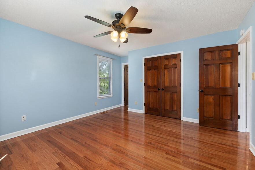 Building Photo - 940 Skylar Ct