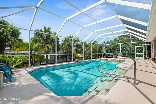 Building Photo - 15 Coolidge Ct