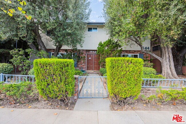 Primary Photo - 1544 Stanford St