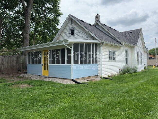 Building Photo - 1339 Division St.