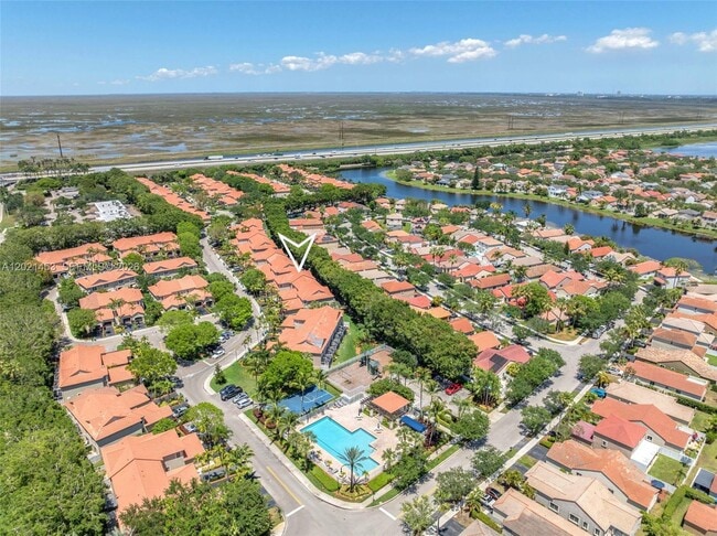 Building Photo - 800 Sorrento Dr