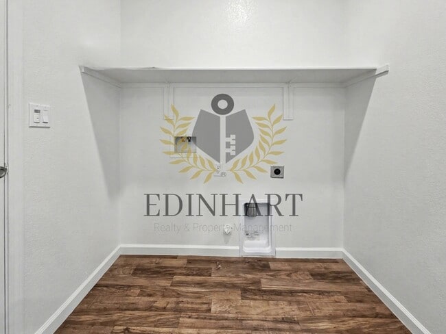 Building Photo - 7198 E Normal Ave