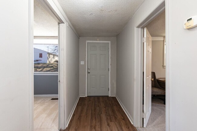 Building Photo - 307 Olivia Ln