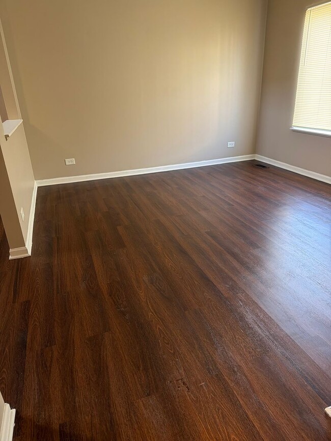 Building Photo - Beautiful 3-Bedroom, 2.5-Bath Townhome