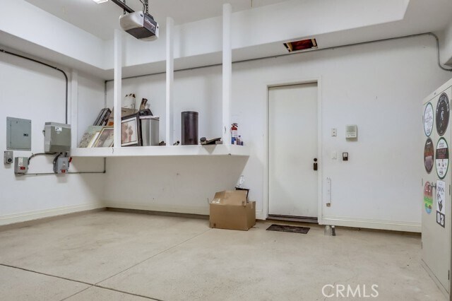 Building Photo - 512 N Juanita Ave