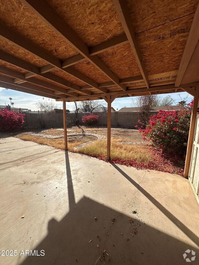 Building Photo - Fantastic 3BR/2BA Home in South Phoenix Av...