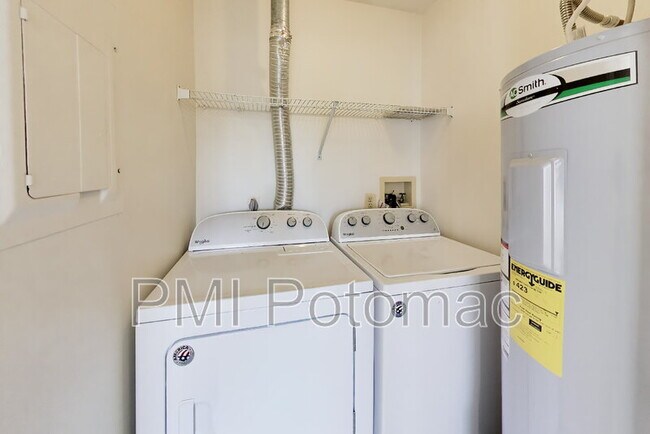 Building Photo - 605 Himes Ave