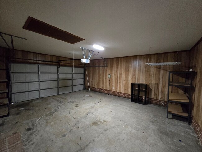 Building Photo - 160 Pinnacle Ct