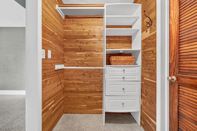 Building Photo - 2755 NE 28th Ave