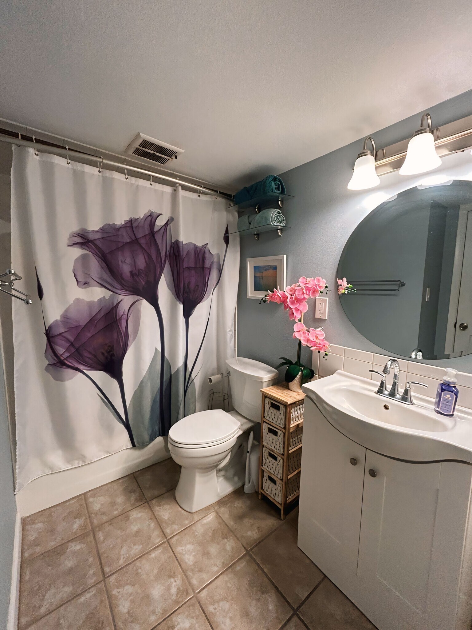 Building Photo - 5304 W Kennedy Blvd