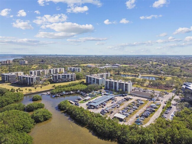 Building Photo - 2700 Cove Cay Dr