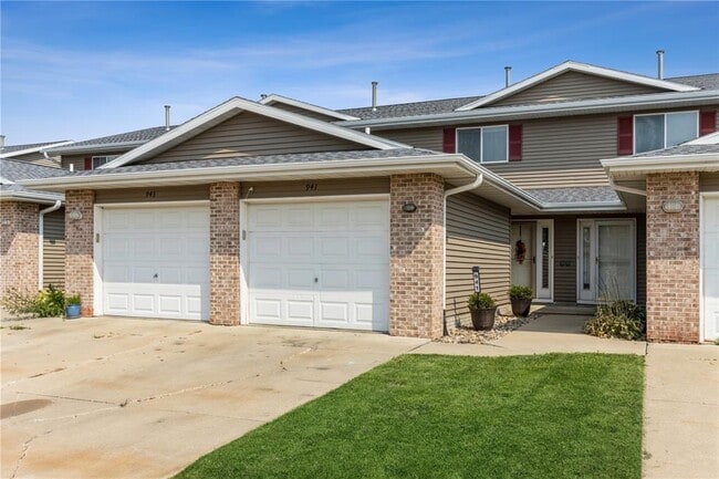 Building Photo - 941 Grand Avenue Ct