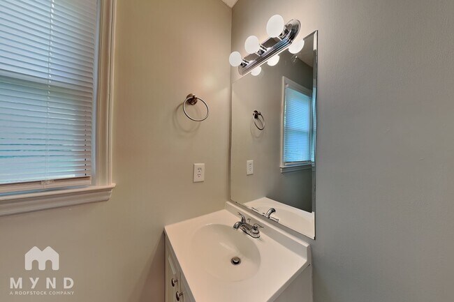 Building Photo - 9205 Meadow Sweet Ct