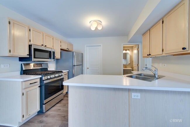 Building Photo - 1223 Summersweet Ln