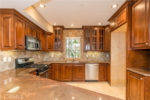 Building Photo - 4551 Coldwater Canyon Ave