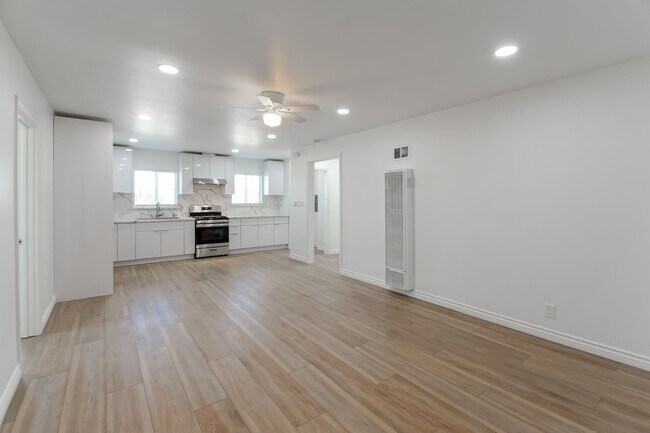 Building Photo - 16730-16730 Crenshaw Blvd