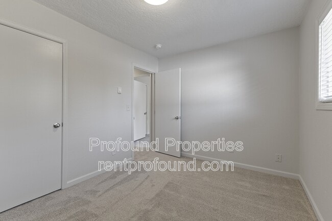 Building Photo - 20815 SW Alexander St