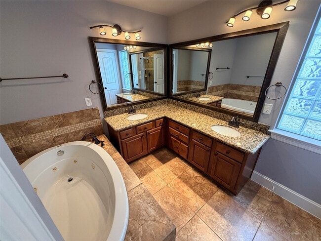 Building Photo - 1007 Kern St