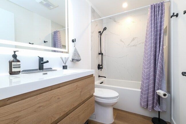 Building Photo - LUXURY WATER-VIEW CONDO FOR RENT- FULLY RENOVATED- WEST SEATTLE/ALKI