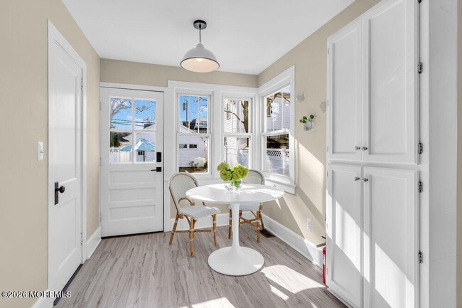 Building Photo - 435 Norwood Ave