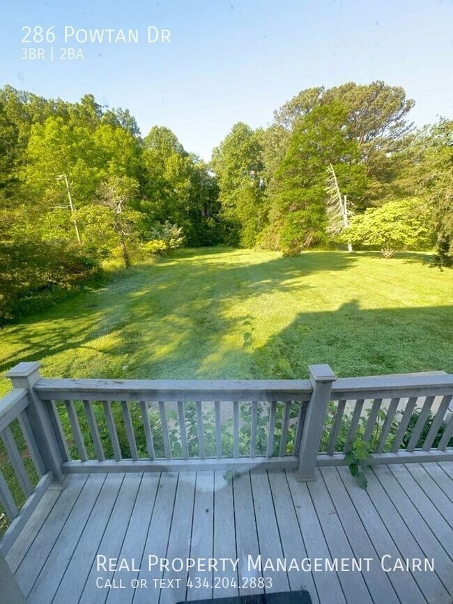 Building Photo - Spacious 3 Bedroom 2 Bath With 2 Car Garag...