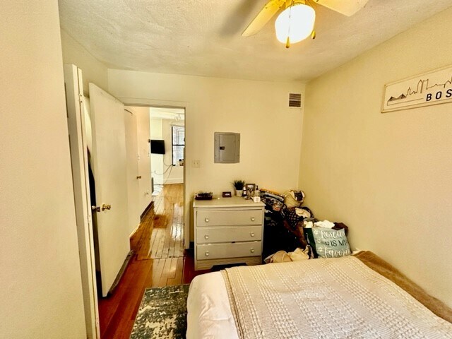 Building Photo - 13 Charter St