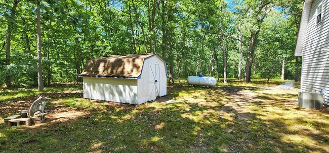 Building Photo - 226 N High Bridge Rd