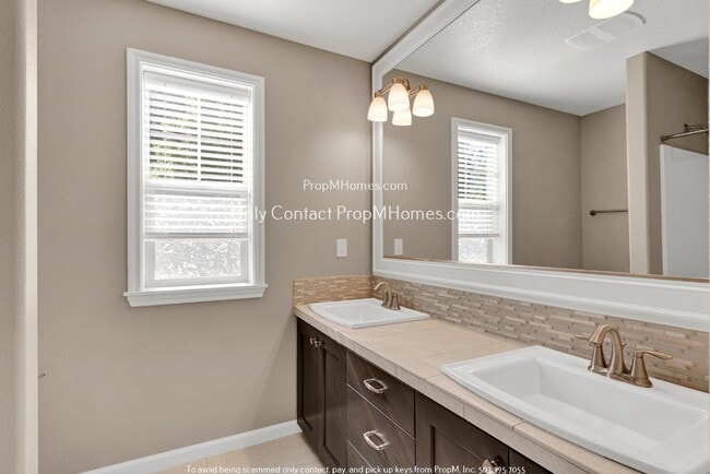 Building Photo - Discover Luxury Living with Exceptional Amenities at Arbor Oaks!