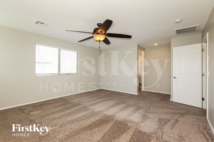 Building Photo - 10242 W Levi Dr