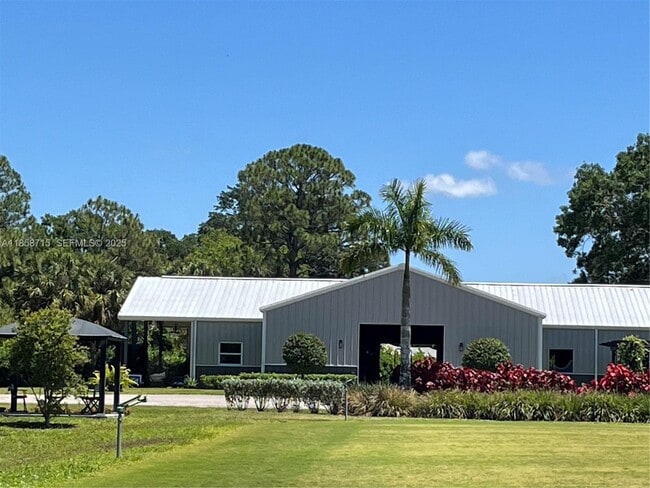 Building Photo - 14561 Tangerine Dr