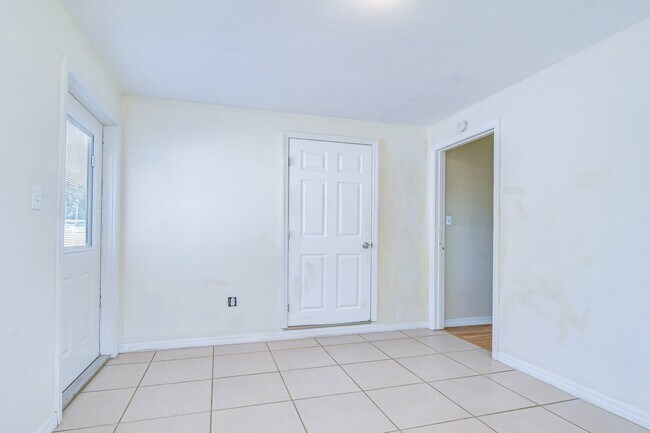 Building Photo - 5634 9th Ave N