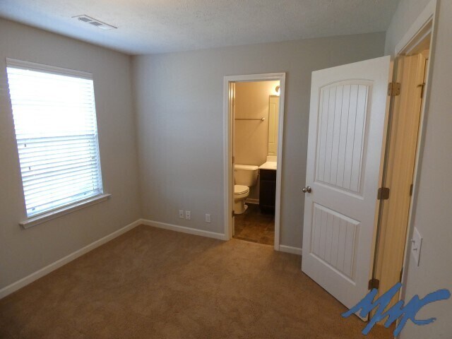 Building Photo - 1511 Orange Ct