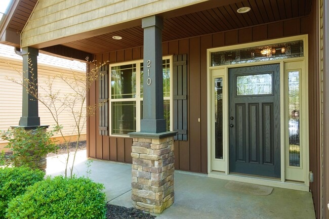 Building Photo - 210 Windthistle Dr